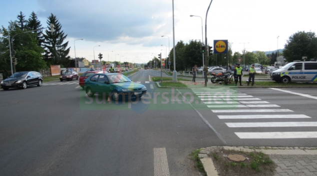 Při dopravní nehodě v Šumperku byla zraněna také kolemjdoucí chodkyně