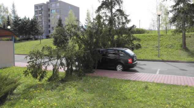 Silný vítr komplikuje situaci na Jesenicku