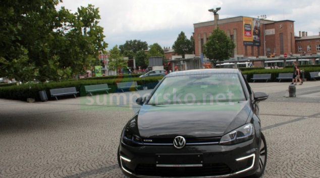 Hejtmanství pořídilo první elektromobil