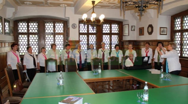 Lidové písně v podání šumperských seniorek nadchly posluchače v Bad Hersfeldu