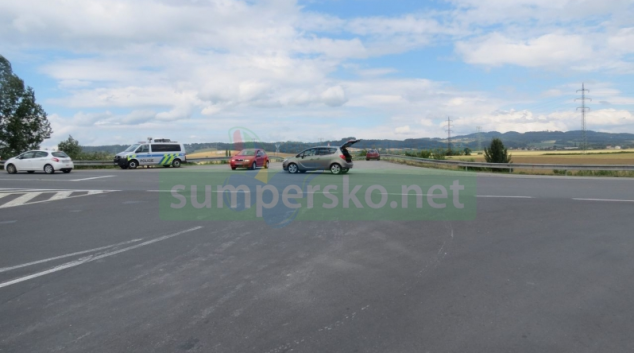 Řidič při odbočování u Zábřehu přehlédl vozidlo