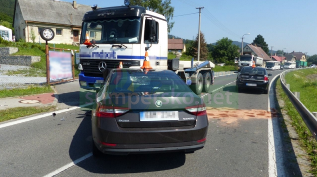 Při havárii tří vozidel na Jesenicku vznikla škoda za téměř půl milionu korun