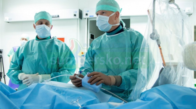 Nedomykavost levé chlopně léčí nejmodernější metodou - zavedením MitraClipu