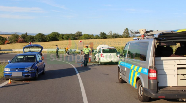 Řidičky se střetly za obcí Měník