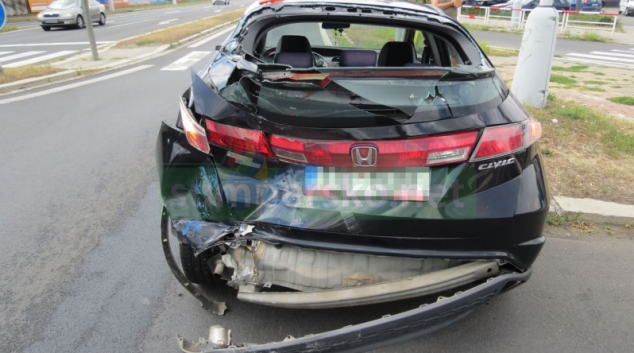 Střet osobního vozidla s autobusem v Šumperku