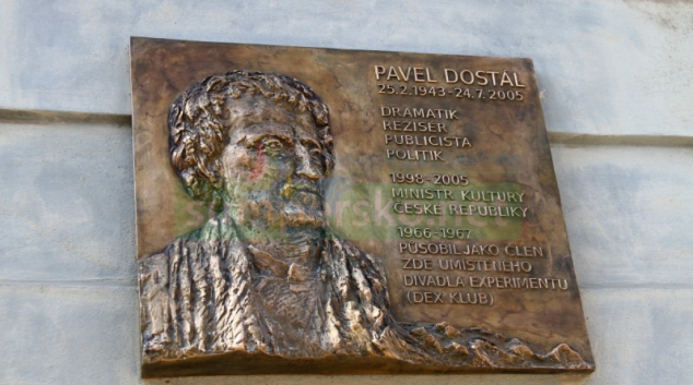 Pavel Dostál má v Olomouci pamětní desku