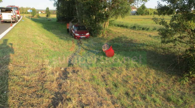 Řidič jedoucí od Chromče nedal na křižovatce přednost