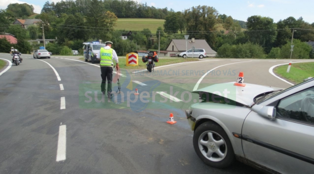 Havárie motorkáře v Bukovicích odhalila alkohol u řidiče osobního vozidla