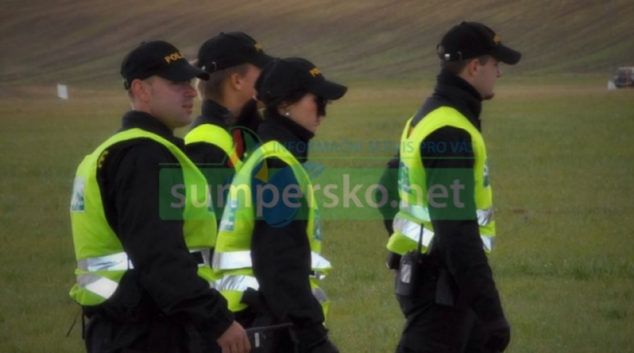 Policisté na Jesenicku pátrali po ztracených houbařích