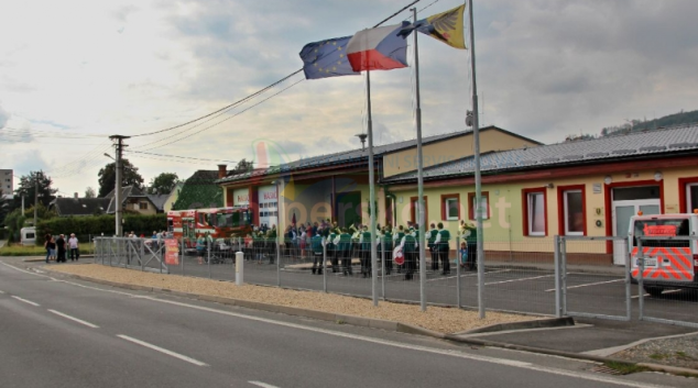 Šumperští dobrovolní hasiči v Temenici slavnostně převzali novou techniku