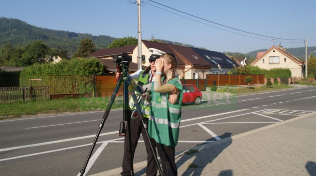 FOTO. Soutěžící školáci si v Šumperku vyzkoušeli policejní disciplíny