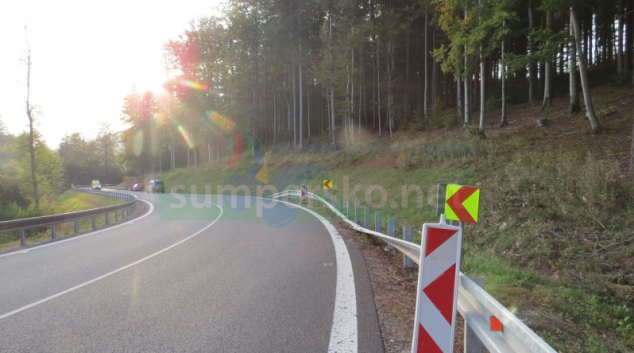 Rychlá jízda motorkáře skončila pádem do příkopu