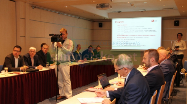 Hejtmanství pomůže automobilovým firmám získat kvalifikované pracovníky