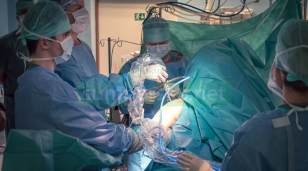 Nová operační technika pomáhá ortopedům v Olomouci navrátit hybnost ramene