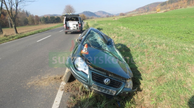 Řidič mezi Šumperkem a Bratrušovem dostal smyk, který nevyrovnal