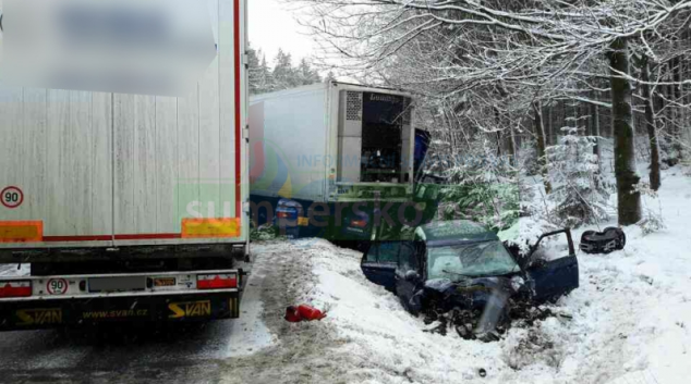 Dopravní nehoda tří vozidel uzavřela stoupání z Mohelnice na Studenou Loučku