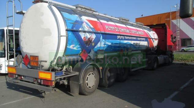 Olomoučtí celníci zajistili cisternu s třiceti tisíci lihu