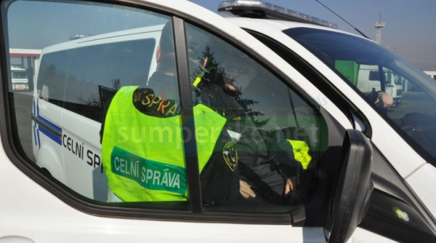 Celníci v Olomouckém kraji loni vybrali bezmála dvě miliardy korun