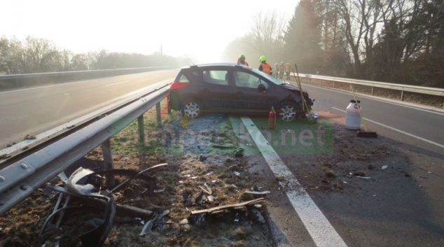 Řidič na dálnici D35 přehlédl vozidlo