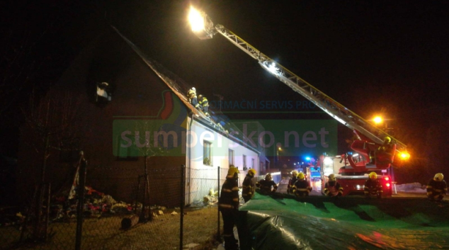 Při požáru v Dalově zemřela jedna nezletilá osoba