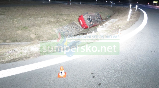 Mladá řidička u Vlachova nezvládla řízení