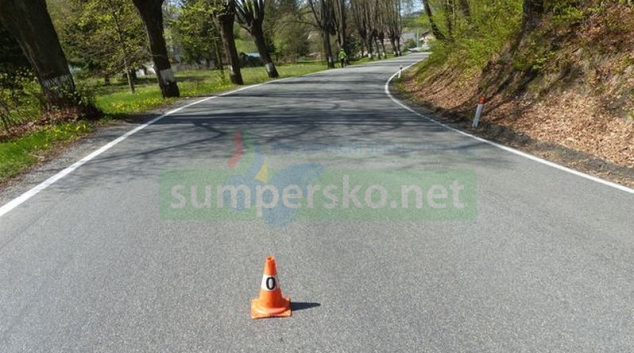 Třiaosmdesátiletý motorista na Jesenicku ujížděl od nehody