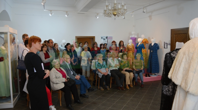 Dámy a pánové, do gala!