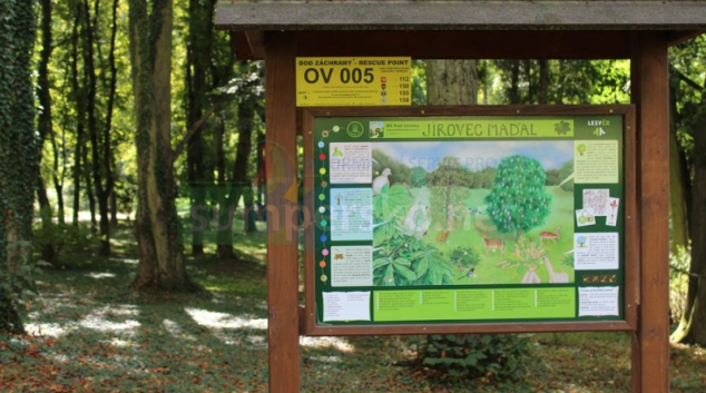 Bezmála dva a půl tisíce „Bodů záchrany“ je rozmístěno v lesích