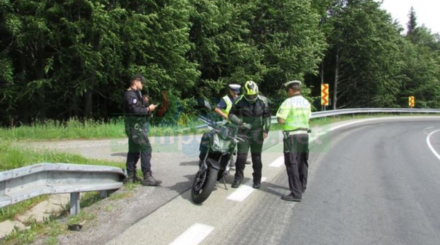 Jak jezdí motorkáři na Červenohorském sedle?