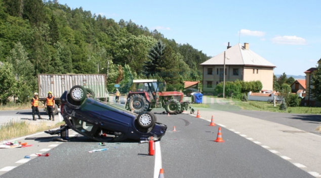 Nepozornost řidiče traktoru na Šumpersku