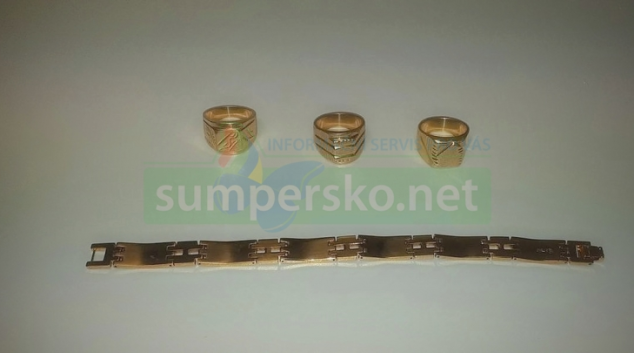 Cizinci na Šumpersku místo zlata prodávají bižuterii