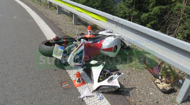 Motorkář havaroval na Červenohorském sedle