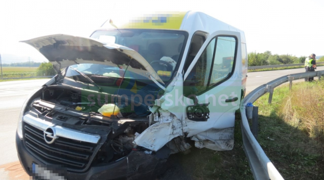 Řidič vlivem únavy přejel do protisměru