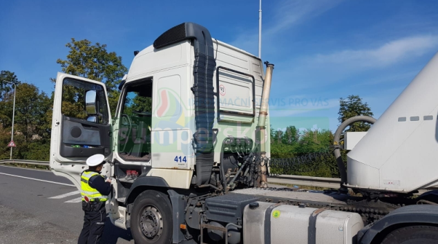 Řidič kamionu na Šumpersku podváděl s tachografem i emisemi