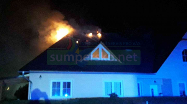 V Rapotíně hořela střecha rodinného domu