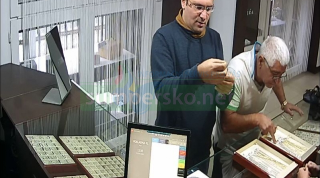 Krádež v jesenickém zlatnictví