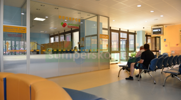 Kvůli rostoucí agresi pacientů absolvovali šumperští zdravotníci speciální kurz