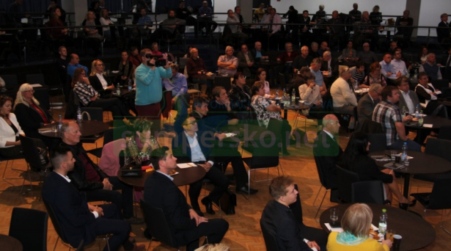 Dvě konference a spousta velkých témat