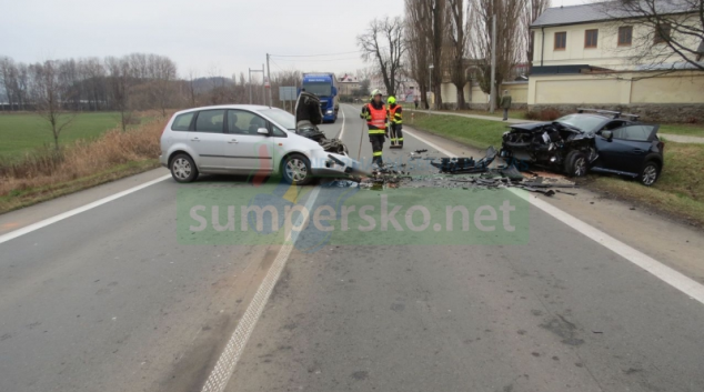 Čelní střet vozidel v Šumperku