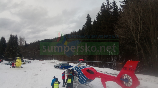 Ke stanici Horské služby v Karlově přiletěly dvě helikoptéry