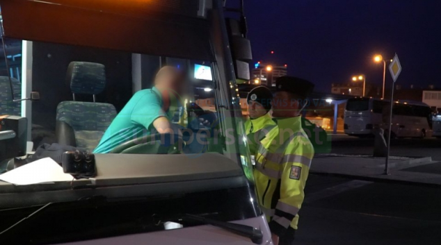 Policisté kontrolovali řidiče autobusů