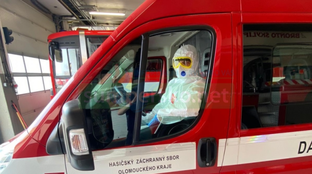 Hasičské autobusy a dodávky se zapojily do repatriačních jízd