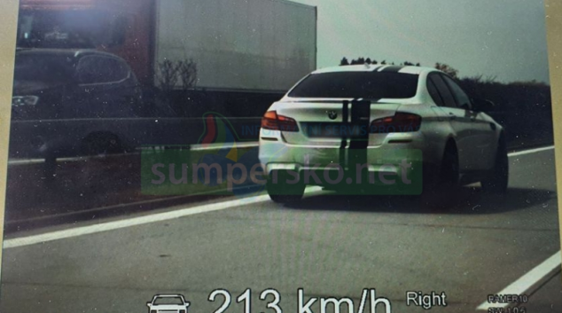 Silniční pirát jel po dálnici D35 rychlostí 213 km/h