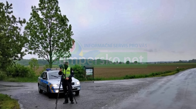 Během tří hodin zastavily policejní hlídky 75 vozidel