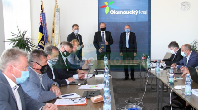 Hejtmanství získalo certifikát na systém managementu hospodaření s energií