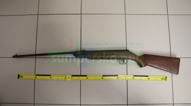 Opilý syn vyhrožoval otci zabitím