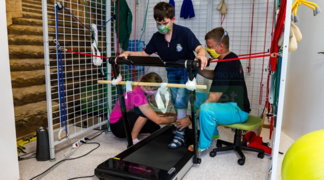 Kraj pomůže rodinám dětí s neurologickým onemocněním