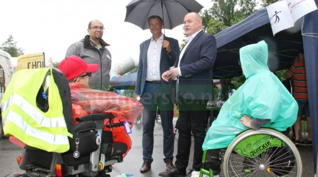 Neobvyklý závod spojil lidi s hendikepem