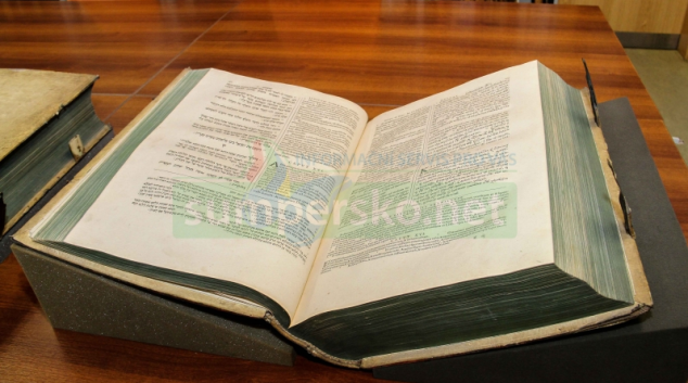 Do Olomouckého kraje se vrátí odcizené staré tisky bible