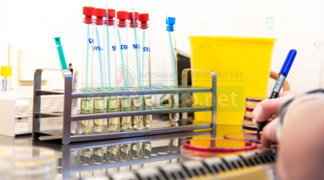 Zdravotníci v odběrovém místě ve FN Olomouc se nezastaví